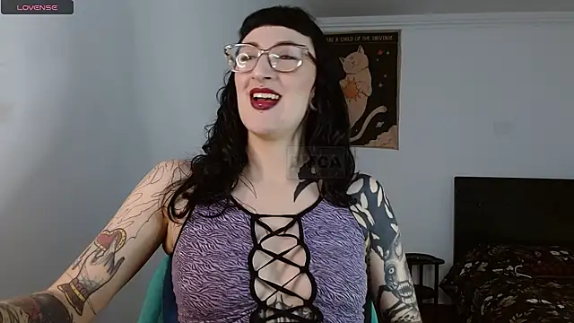 Snapshot of VelvetVal_ chatting on May 2026 04:36:02 PM VelvetVal online show from May 2026 04:36:02 PM