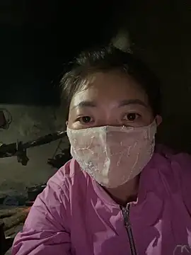 Snapshot of Bling-pusy chatting on March 2026 10:49:02 PM Bling-pusy online show from March 2026 10:49:02 PM