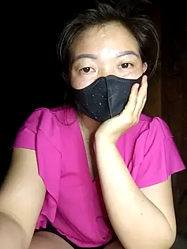 Snapshot of Bling-pusy chatting on April 2026 01:52:02 PM Bling-pusy online show from April 2026 01:52:02 PM