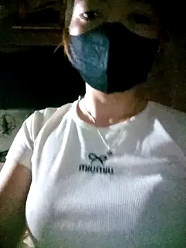 Snapshot of Bling-pusy chatting on April 2026 10:26:01 PM Bling-pusy online show from April 2026 10:26:01 PM