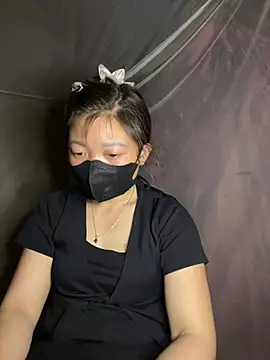 Snapshot of Bling-pusy chatting on April 2026 12:55:01 PM Bling-pusy online show from April 2026 12:55:01 PM