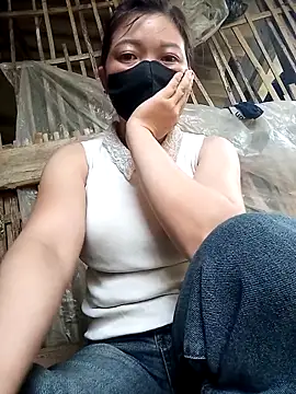 Snapshot of Bling-pusy chatting on April 2026 06:38:01 AM Bling-pusy online show from April 2026 06:38:01 AM