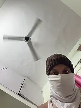 Snapshot of legend_twink chatting on April 2026 11:04:02 AM legend twink online show from April 2026 11:04:02 AM