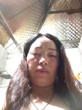 Snapshot of Yellow-pink chatting on March 2026 10:04:02 PM Yellow-pink online show from March 2026 10:04:02 PM