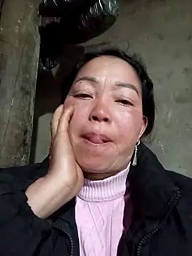 Snapshot of Yellow-pink chatting on March 2026 07:01:01 AM Yellow-pink online show from March 2026 07:01:01 AM