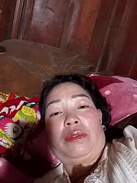 Snapshot of Yellow-pink chatting on March 2026 11:30:01 PM Yellow-pink online show from March 2026 11:30:01 PM