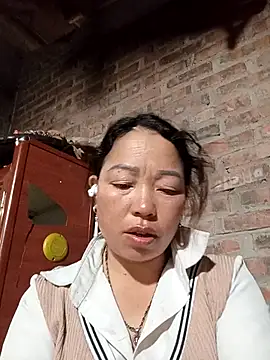 Snapshot of Yellow-pink chatting on March 2026 01:10:02 AM Yellow-pink online show from March 2026 01:10:02 AM