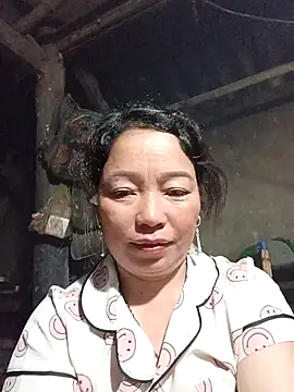 Snapshot of Yellow-pink chatting on March 2026 02:32:01 PM Yellow-pink online show from March 2026 02:32:01 PM