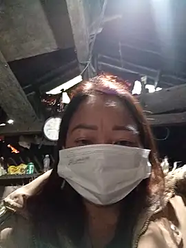 Snapshot of Yellow-pink chatting on March 2026 12:06:01 AM Yellow-pink online show from March 2026 12:06:01 AM