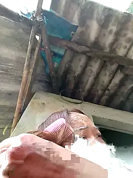 Snapshot of Yellow-pink chatting on March 2026 04:29:02 AM Yellow-pink online show from March 2026 04:29:02 AM