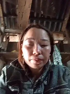 Snapshot of Yellow-pink chatting on April 2026 06:19:01 AM Yellow-pink online show from April 2026 06:19:01 AM