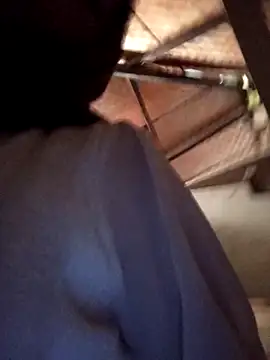 Snapshot of Yellow-pink chatting on April 2026 01:00:01 AM Yellow-pink online show from April 2026 01:00:01 AM