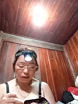 Snapshot of Yellow-pink chatting on April 2026 02:12:01 PM Yellow-pink online show from April 2026 02:12:01 PM