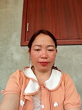 Snapshot of Yellow-pink chatting on April 2026 03:46:02 AM Yellow-pink online show from April 2026 03:46:02 AM