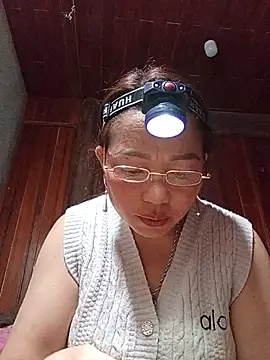 Snapshot of Yellow-pink chatting on April 2026 01:32:02 PM Yellow-pink online show from April 2026 01:32:02 PM