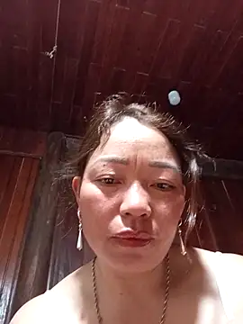 Snapshot of Yellow-pink chatting on April 2026 09:50:01 PM Yellow-pink online show from April 2026 09:50:01 PM