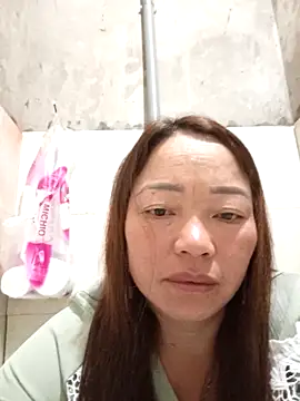 Snapshot of Yellow-pink chatting on April 2026 11:17:01 PM Yellow-pink online show from April 2026 11:17:01 PM