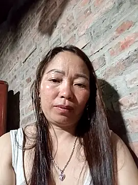 Snapshot of Yellow-pink chatting on April 2026 11:20:01 AM Yellow-pink online show from April 2026 11:20:01 AM