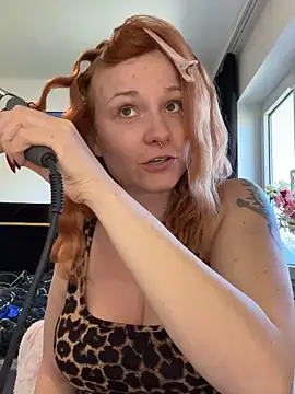 Snapshot of Fiebie_licious_ chatting on April 2026 09:15:02 AM Fiebie licious online show from April 2026 09:15:02 AM