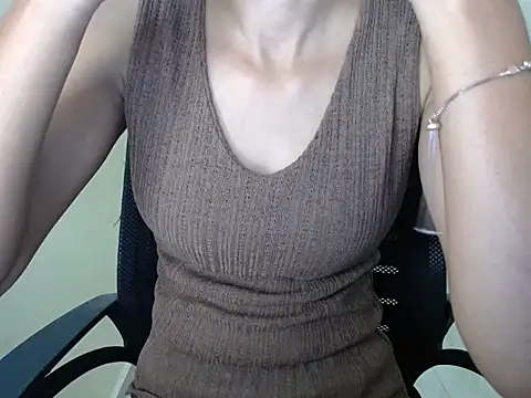 Snapshot of shreya_sharma01 chatting on April 2026 04:59:01 AM shreya sharma01 online show from April 2026 04:59:01 AM