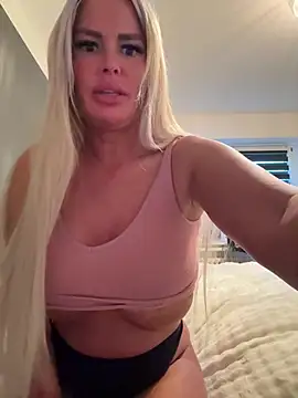 Snapshot of anna_kournikova chatting on April 2026 06:25:01 PM anna kournikova online show from April 2026 06:25:01 PM