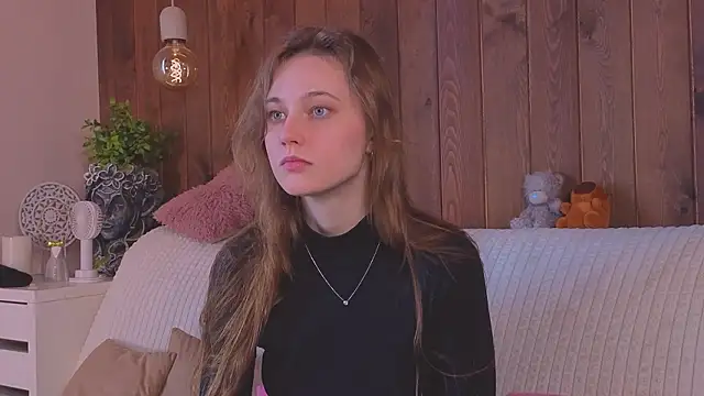 Snapshot of RubieHeiser chatting on March 2026 10:15:02 AM RubieHeiser online show from March 2026 10:15:02 AM