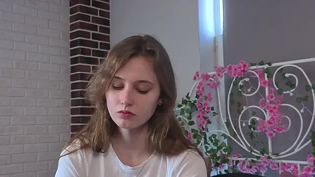 Snapshot of RubieHeiser chatting on March 2026 07:31:02 AM RubieHeiser online show from March 2026 07:31:02 AM