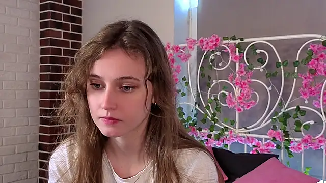 Snapshot of RubieHeiser chatting on April 2026 09:42:02 AM RubieHeiser online show from April 2026 09:42:02 AM