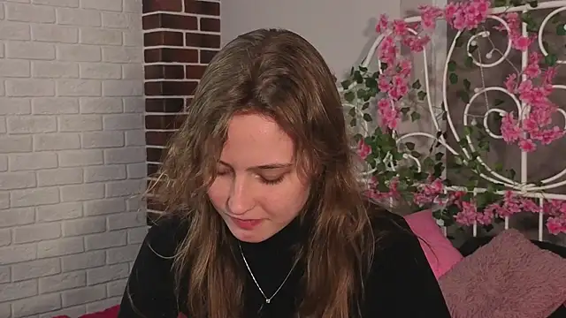 Snapshot of RubieHeiser chatting on April 2026 06:02:01 PM RubieHeiser online show from April 2026 06:02:01 PM