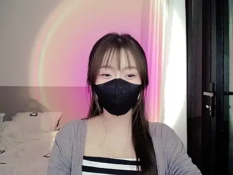 Snapshot of HeooPeppa chatting on April 2026 03:43:01 PM HeooPeppa online show from April 2026 03:43:01 PM