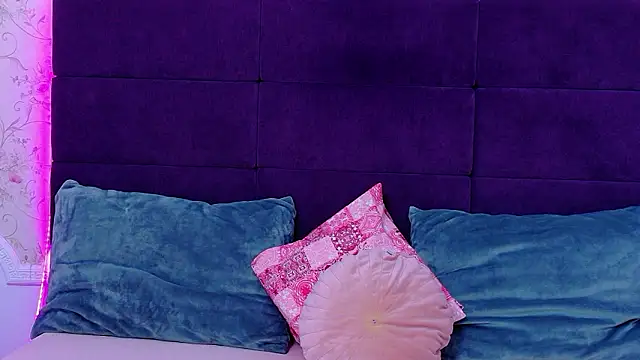 Snapshot of NataliaCroft chatting on March 2026 03:40:01 PM NataliaCroft online show from March 2026 03:40:01 PM