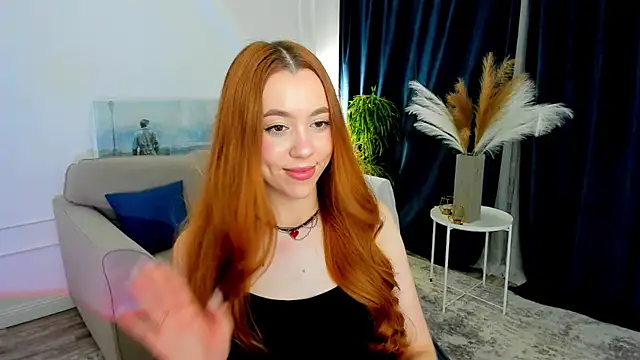 Snapshot of BloomAndFun chatting on May 2026 07:32:01 PM BloomAndFun online show from May 2026 07:32:01 PM