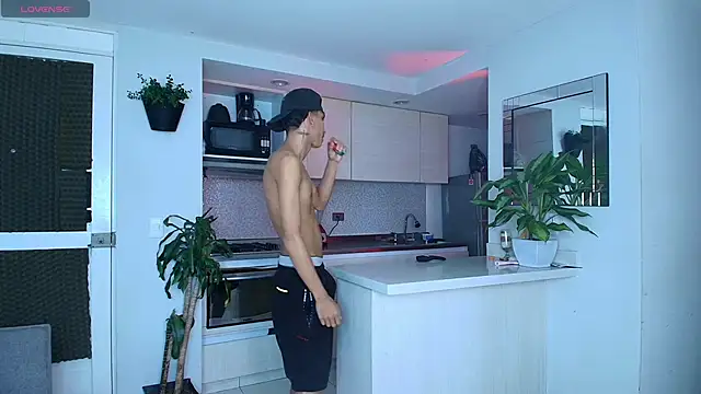 Snapshot of Wild_lovers_ chatting on April 2026 07:27:01 PM Wild lovers online show from April 2026 07:27:01 PM