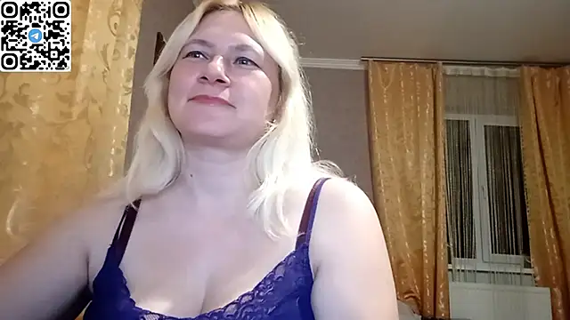 Snapshot of DiamondLady555 chatting on April 2026 07:01:02 PM DiamondLady555 online show from April 2026 07:01:02 PM