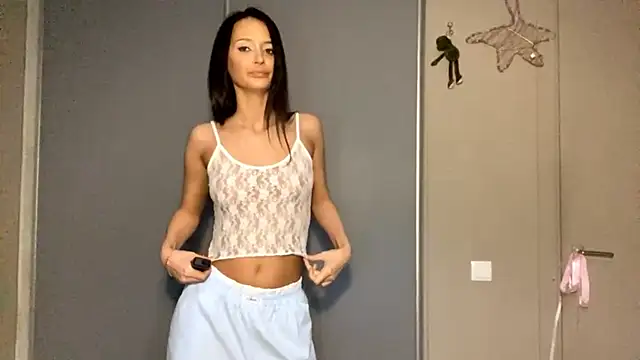 Snapshot of JonnaSzerszen chatting on April 2026 05:18:01 PM JonnaSzerszen online show from April 2026 05:18:01 PM