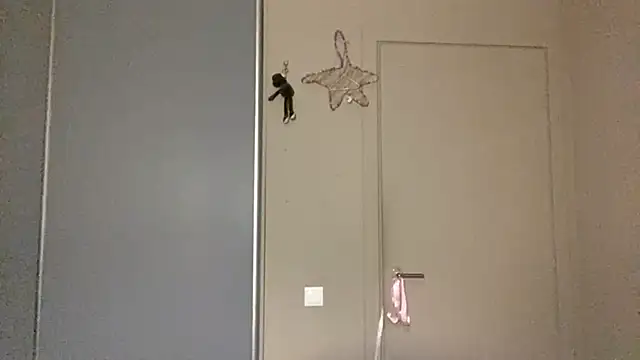 Snapshot of JonnaSzerszen chatting on April 2026 05:23:01 PM JonnaSzerszen online show from April 2026 05:23:01 PM