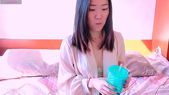 Snapshot of AikooYamada chatting on April 2026 06:07:01 AM AikooYamada online show from April 2026 06:07:01 AM