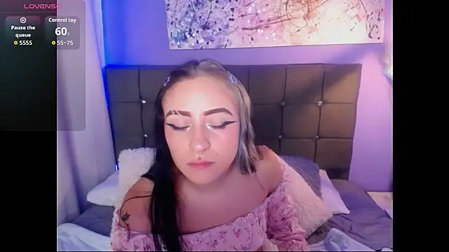 Snapshot of melodygirl2__ chatting on March 2026 04:43:01 PM melodygirl2 online show from March 2026 04:43:01 PM