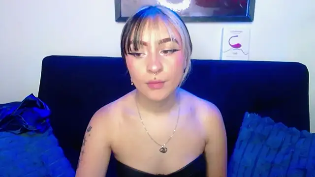 Snapshot of melodygirl2__ chatting on April 2026 07:40:02 PM melodygirl2 online show from April 2026 07:40:02 PM