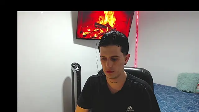 Snapshot of JUAN_CAMILOXXX chatting on March 2026 04:17:02 AM JUAN CAMILOXXX online show from March 2026 04:17:02 AM