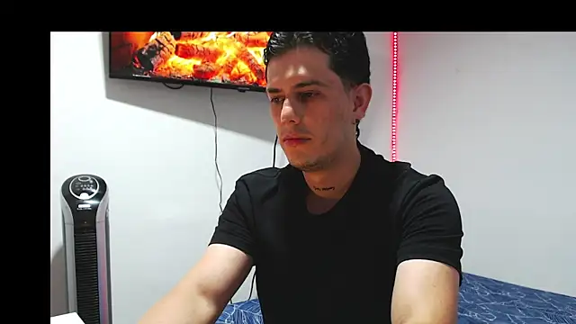 Snapshot of JUAN_CAMILOXXX chatting on March 2026 03:34:01 AM JUAN CAMILOXXX online show from March 2026 03:34:01 AM