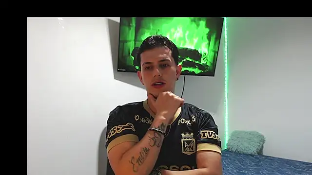 Snapshot of JUAN_CAMILOXXX chatting on March 2026 03:56:01 AM JUAN CAMILOXXX online show from March 2026 03:56:01 AM