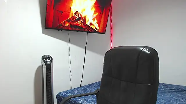 Snapshot of JUAN_CAMILOXXX chatting on March 2026 03:55:01 AM JUAN CAMILOXXX online show from March 2026 03:55:01 AM