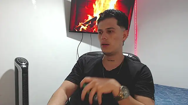 Snapshot of JUAN_CAMILOXXX chatting on April 2026 04:10:02 AM JUAN CAMILOXXX online show from April 2026 04:10:02 AM