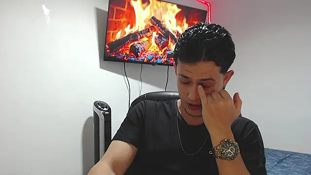 Snapshot of JUAN_CAMILOXXX chatting on April 2026 04:18:02 AM JUAN CAMILOXXX online show from April 2026 04:18:02 AM