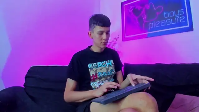 Snapshot of Desire_Boys1 chatting on March 2026 07:03:01 PM Desire Boys1 online show from March 2026 07:03:01 PM