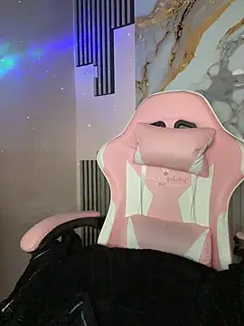 Snapshot of NATHASHA_EC chatting on April 2026 01:18:01 PM NATHASHA EC online show from April 2026 01:18:01 PM