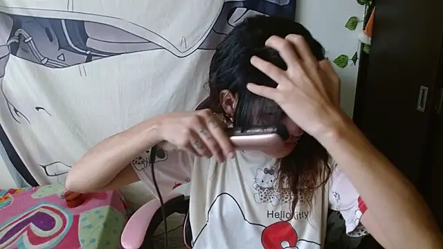 Snapshot of tokiovamp chatting on April 2026 07:18:02 PM tokiovamp online show from April 2026 07:18:02 PM