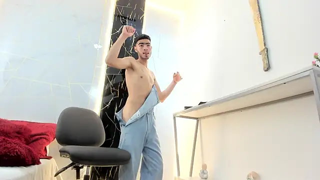 Snapshot of Valentin_Lux chatting on March 2026 03:12:02 AM Valentin Lux online show from March 2026 03:12:02 AM