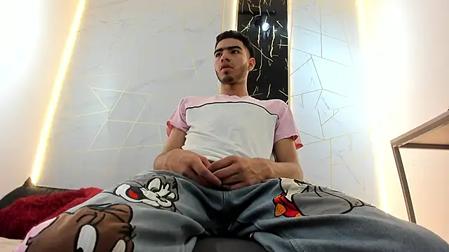 Snapshot of Valentin_Lux chatting on March 2026 03:13:01 AM Valentin Lux online show from March 2026 03:13:01 AM